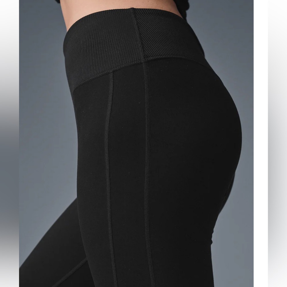 ALO Yoga Black Leggings - Picture 4 of 6
